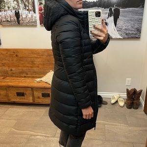 Womens lululemon black puffer, size 6